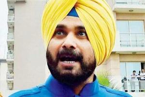 Sidhu urges Indore people to vote 'Kale Angrez' out of power